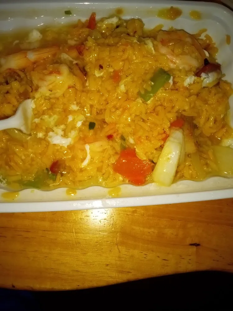 C23 Shrimp with Lobster Sauce